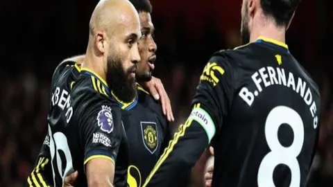 穆裏尼奧狂怒：巅峰较量被裁判与VAR干预破坏